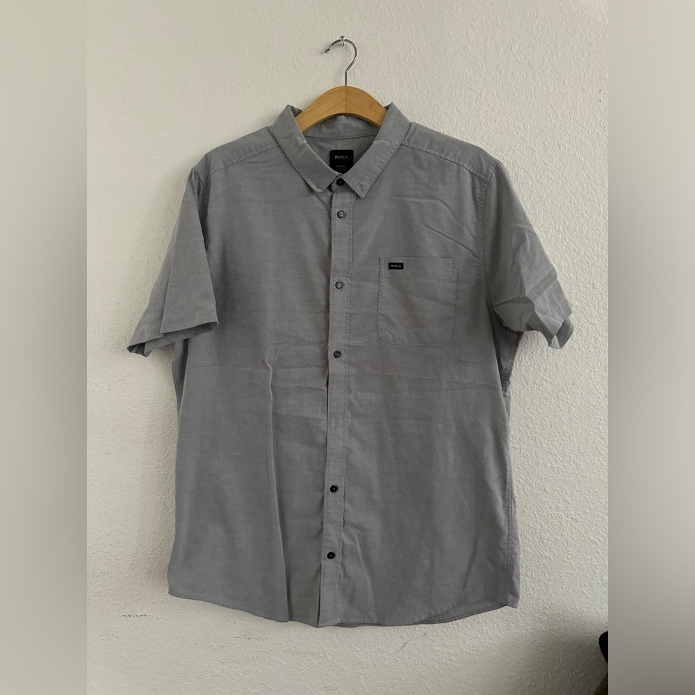 RVCA SHORT SLEEVE BUTTON UP size XL